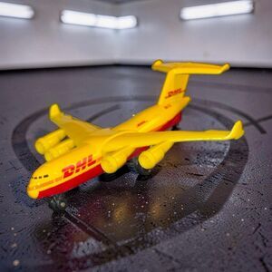 2007 Matchbox Sky Buster DHL Cargo Jet Yellow & Red Die Cast Airplane A54